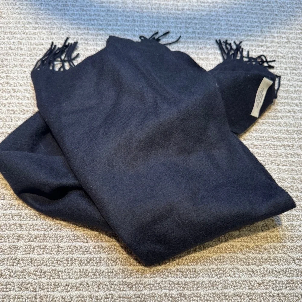 Perry Ellis Mens Black 100% Wool Scarf Fringed Made in Germany‎ Winter Classic